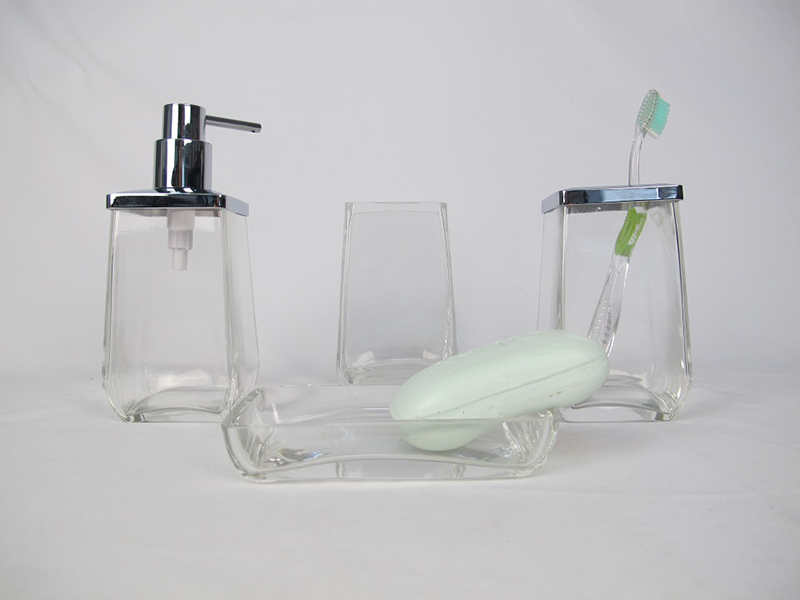 GL-BT-190004   Blown Clear Glass Bathroom Accessories Set